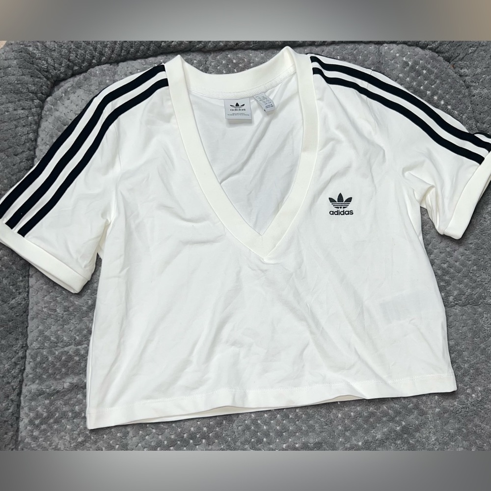 ADIDAS CROP TOP
